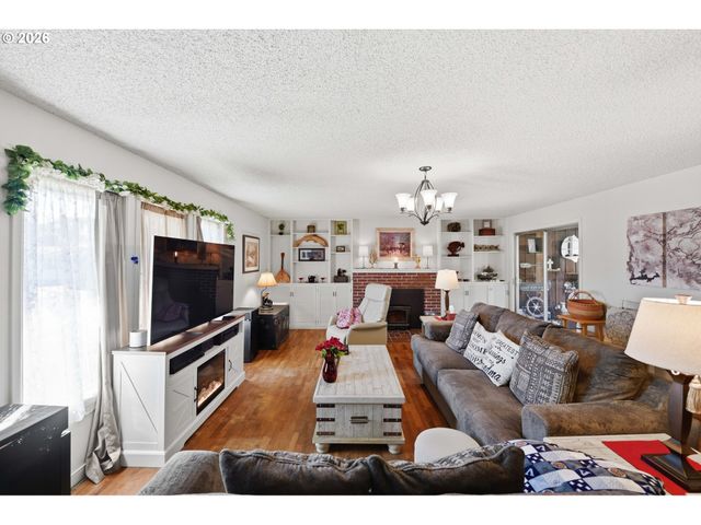 650 FRANKLIN Ave, Bandon, OR 97411