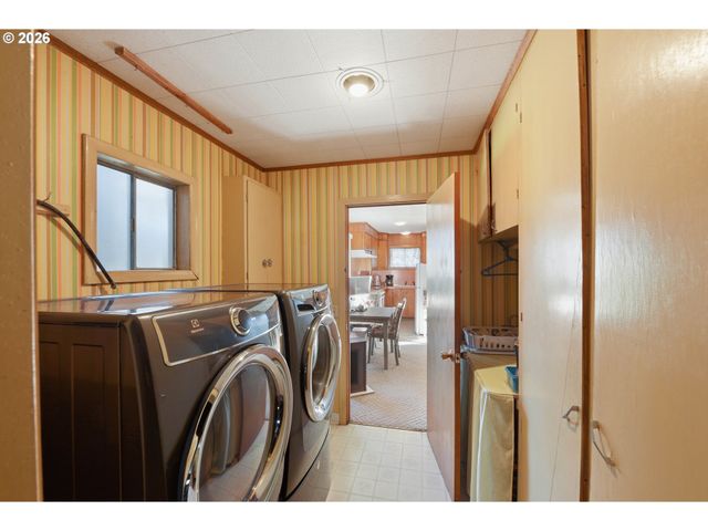 650 FRANKLIN Ave, Bandon, OR 97411