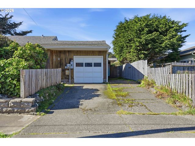 650 FRANKLIN Ave, Bandon, OR 97411