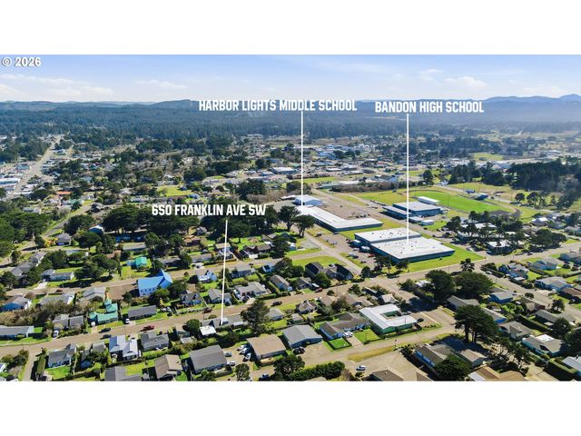 650 FRANKLIN Ave, Bandon, OR 97411