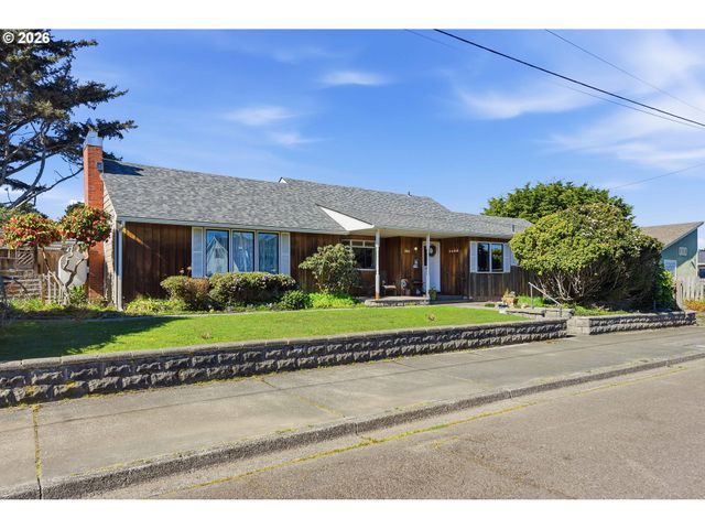 650 FRANKLIN Ave, Bandon, OR 97411
