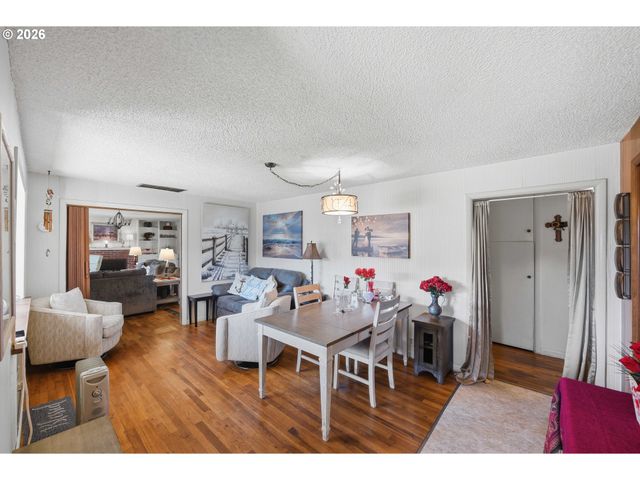 650 FRANKLIN Ave, Bandon, OR 97411