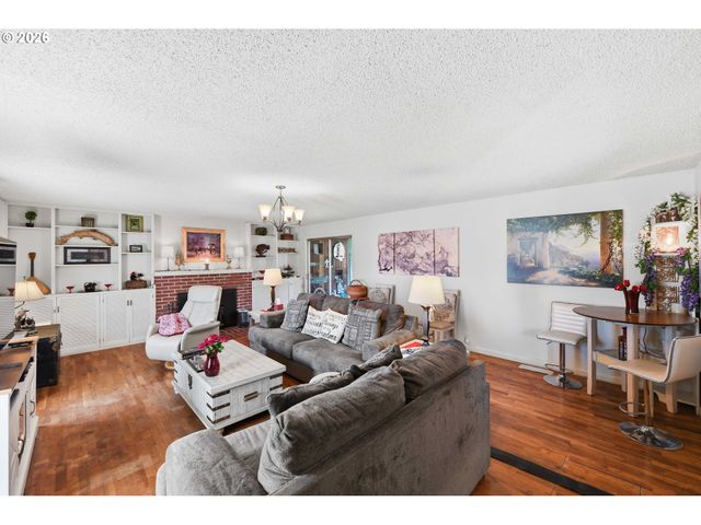 650 FRANKLIN Ave, Bandon, OR 97411