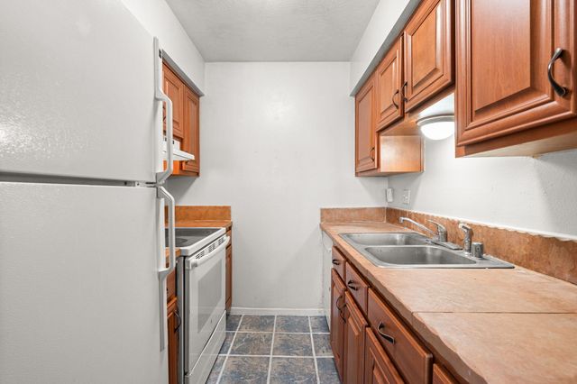 4601 Carlisle Boulevard NE APT B7, Albuquerque, NM 87109