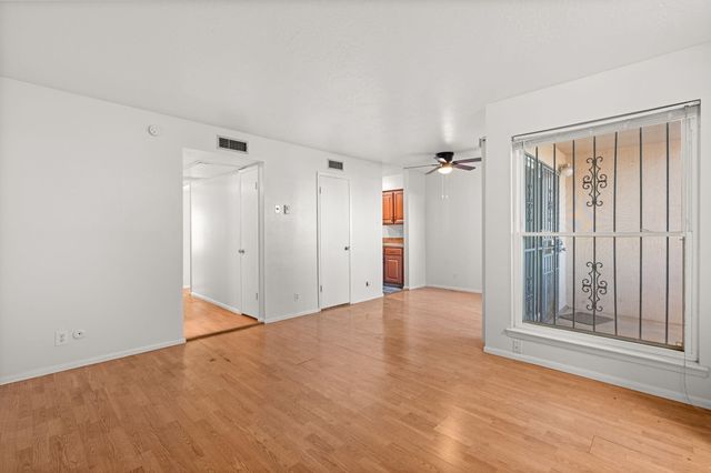 4601 Carlisle Boulevard NE APT B7, Albuquerque, NM 87109