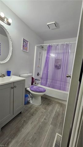 389 Deputy LN E, Newport News, VA 23607