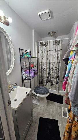 389 Deputy LN E, Newport News, VA 23607
