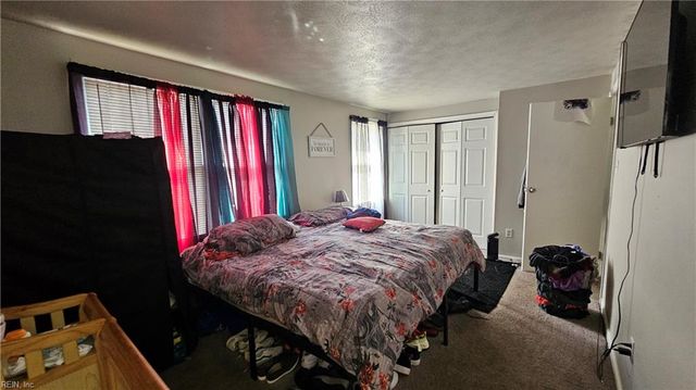 389 Deputy LN E, Newport News, VA 23607