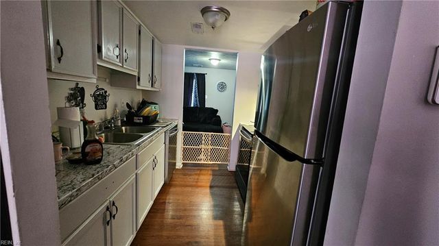 389 Deputy LN E, Newport News, VA 23607