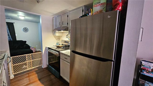 389 Deputy LN E, Newport News, VA 23607