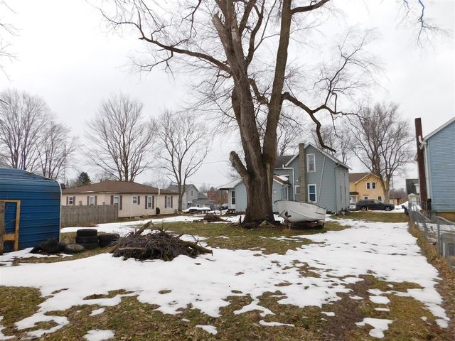 6555 Pipestone Street, Eau Claire, MI 49111