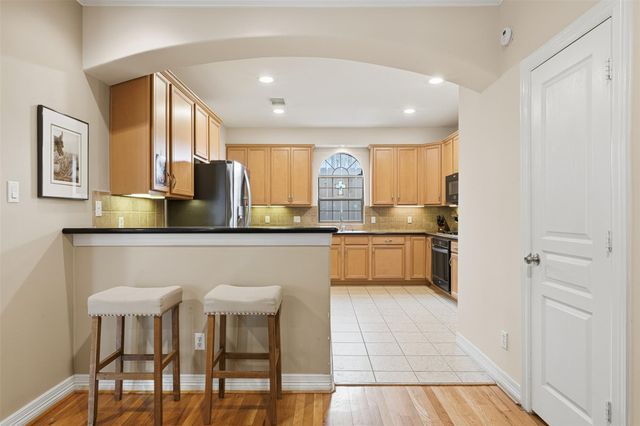 527 Oxford Street C, Houston, TX 77007