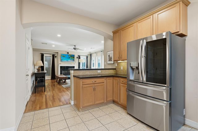 527 Oxford Street C, Houston, TX 77007