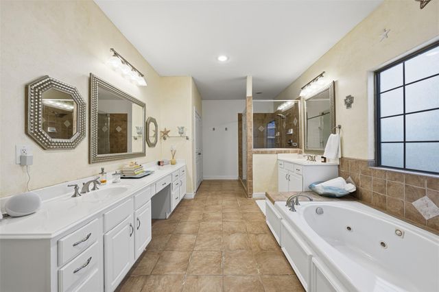 527 Oxford Street C, Houston, TX 77007