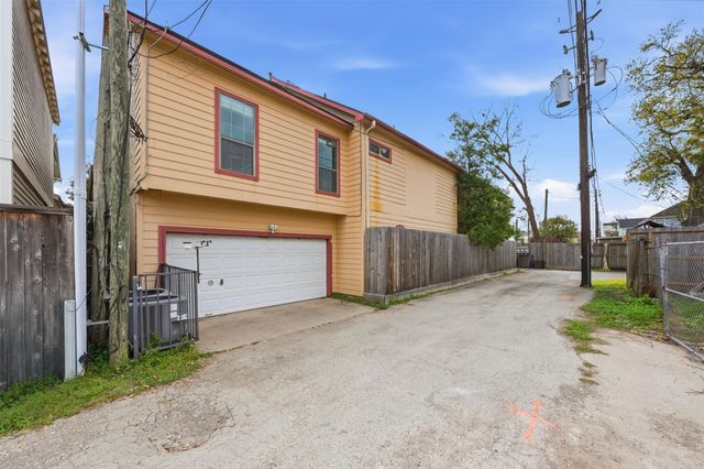 527 Oxford Street C, Houston, TX 77007