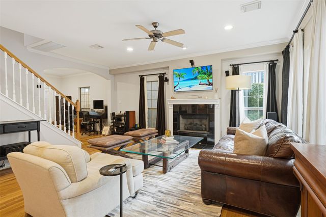 527 Oxford Street C, Houston, TX 77007