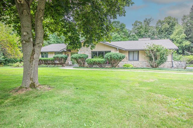 7343 Glencoe DRIVE, Cedarburg, WI 53012