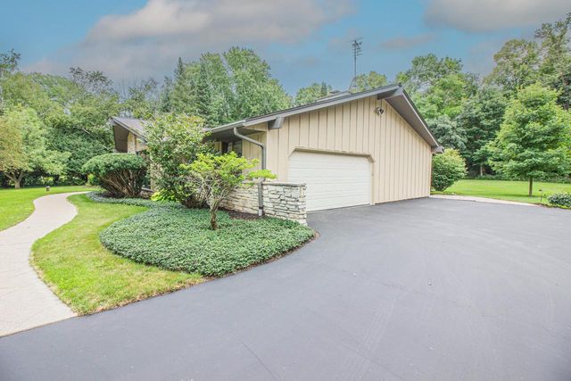7343 Glencoe DRIVE, Cedarburg, WI 53012
