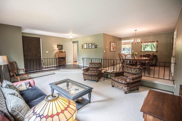 7343 Glencoe DRIVE, Cedarburg, WI 53012