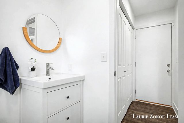 2659 Woodridge Drive, Jenison, MI 49428