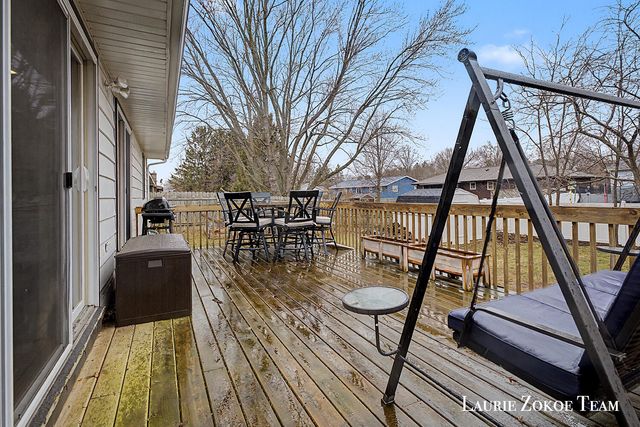 2659 Woodridge Drive, Jenison, MI 49428