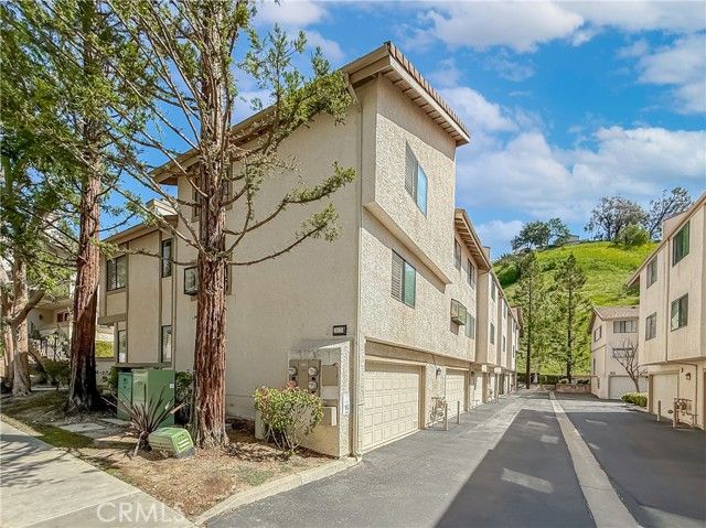 26120 Alizia Canyon E, Calabasas, CA 91302