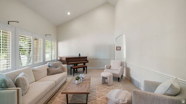 11128 S BARRETT PARK CIR, Sandy, UT 84092