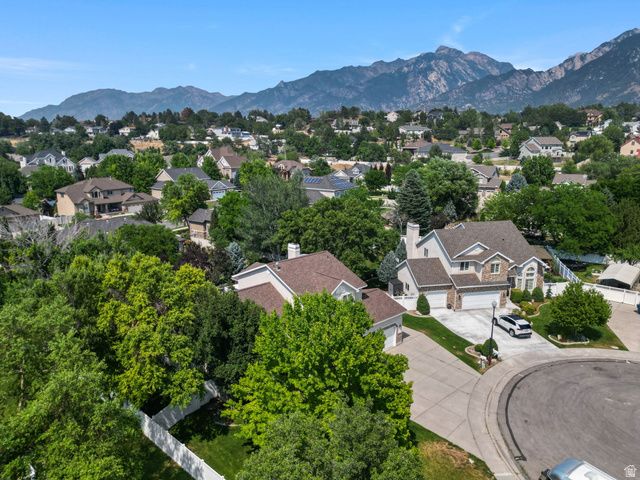 11128 S BARRETT PARK CIR, Sandy, UT 84092