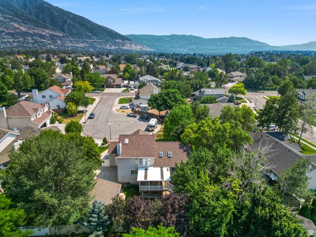 11128 S BARRETT PARK CIR, Sandy, UT 84092