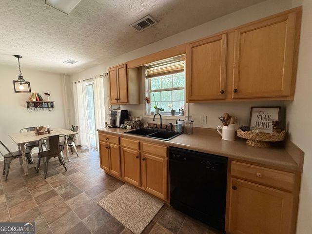 425 Hampton Green Drive, Lagrange, GA 30240