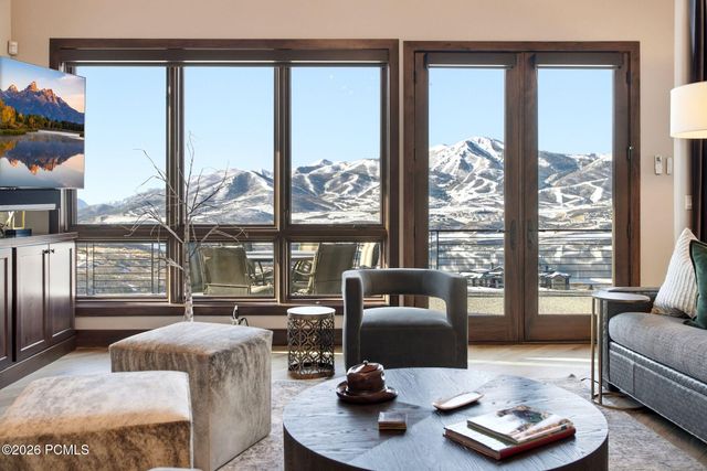 11080 N Lariat Ct, Hideout, UT 84036