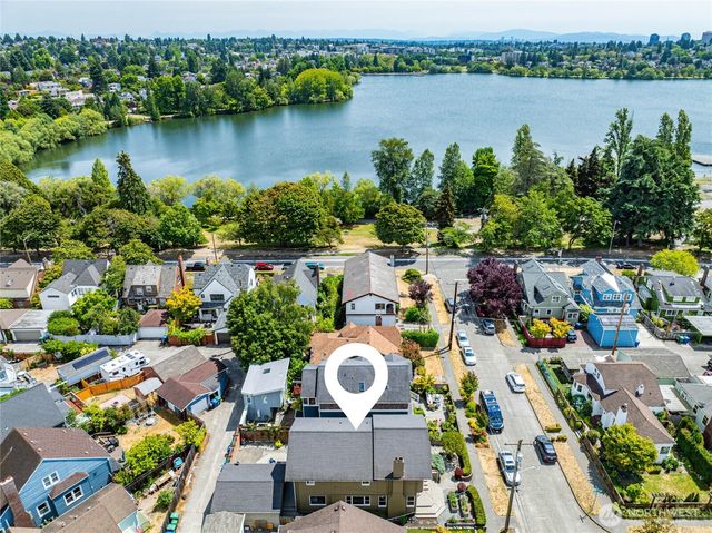 1318 N 76th Street, Seattle, WA 98103