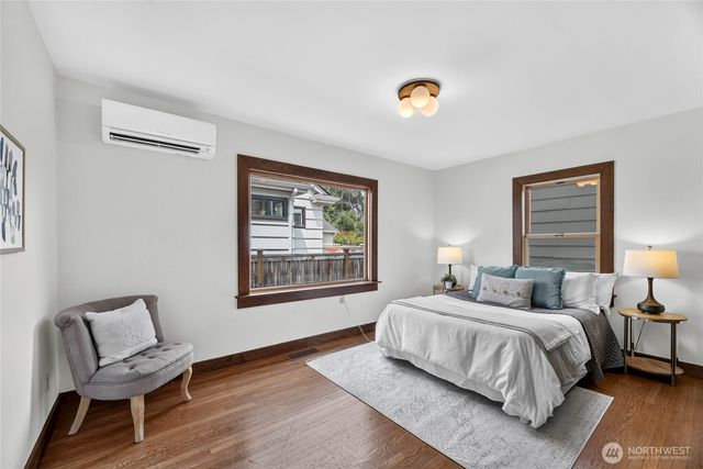 1318 N 76th Street, Seattle, WA 98103