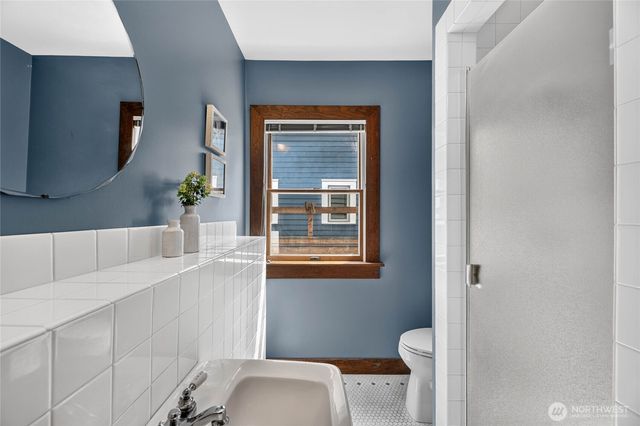 1318 N 76th Street, Seattle, WA 98103