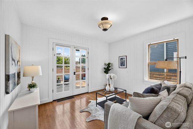 1318 N 76th Street, Seattle, WA 98103