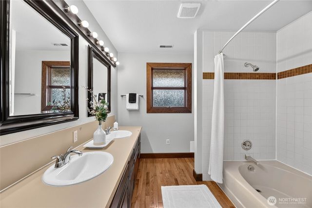 1318 N 76th Street, Seattle, WA 98103