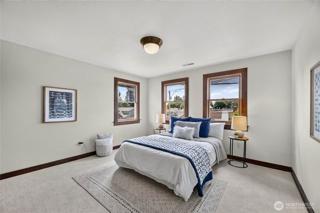 1318 N 76th Street, Seattle, WA 98103