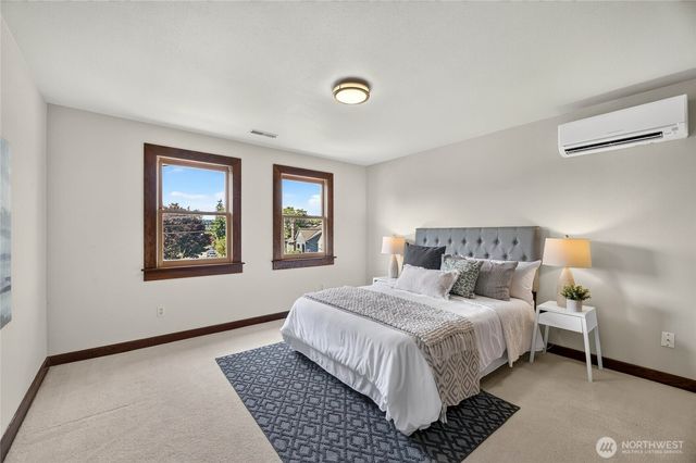 1318 N 76th Street, Seattle, WA 98103