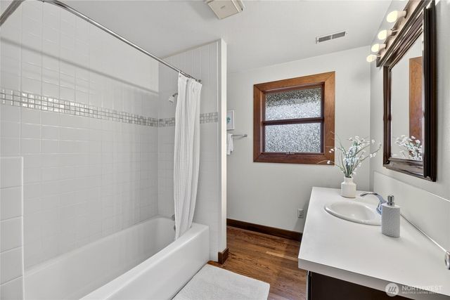 1318 N 76th Street, Seattle, WA 98103