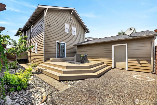 1318 N 76th Street, Seattle, WA 98103