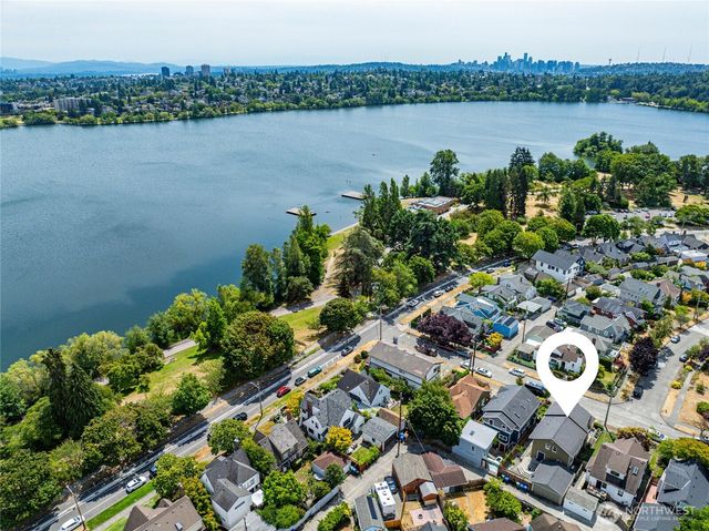 1318 N 76th Street, Seattle, WA 98103