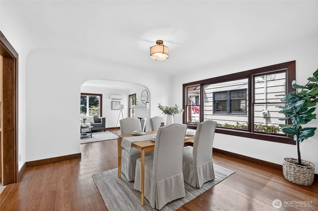 1318 N 76th Street, Seattle, WA 98103