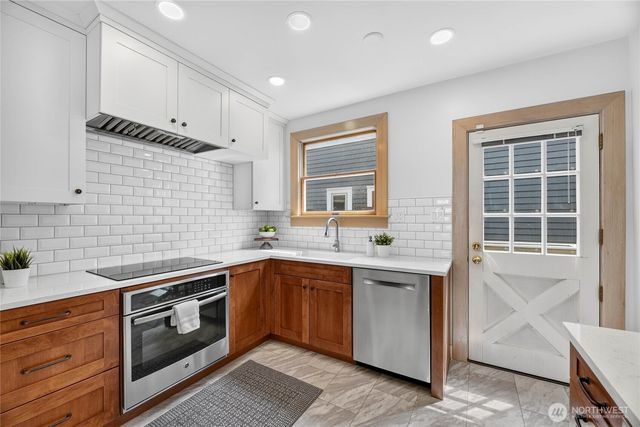 1318 N 76th Street, Seattle, WA 98103