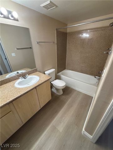 8000 Badura Avenue 2068, Las Vegas, NV 89113