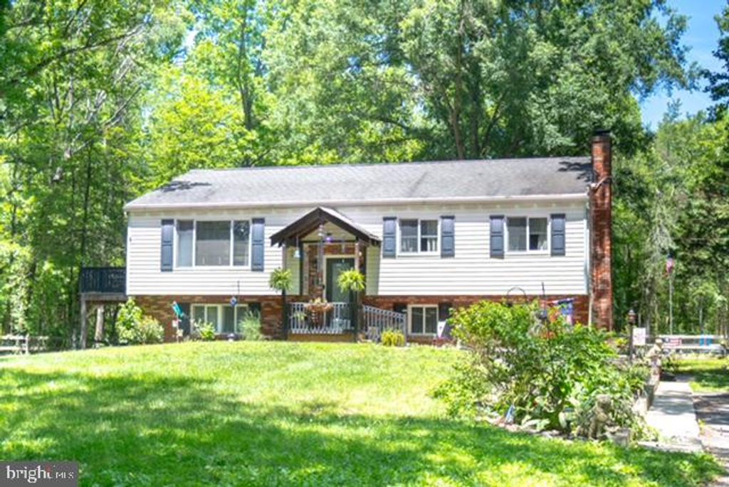 29 FRIENDSHIP RD, Southampton, NJ 08088