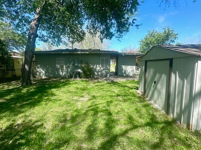 4417 Diaz Avenue, Fort Worth, TX 76107