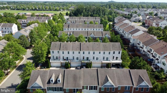 42767 HOLLINGSWORTH TER, Chantilly, VA 20152