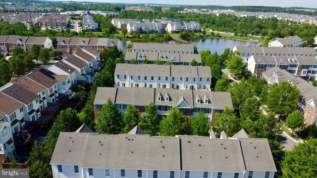 42767 HOLLINGSWORTH TER, Chantilly, VA 20152