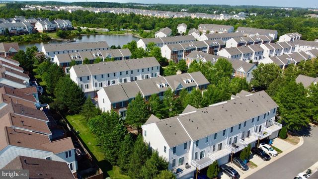 42767 HOLLINGSWORTH TER, Chantilly, VA 20152