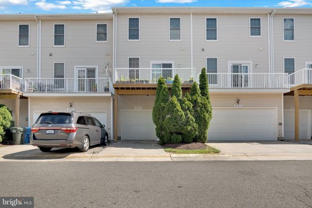 42767 HOLLINGSWORTH TER, Chantilly, VA 20152